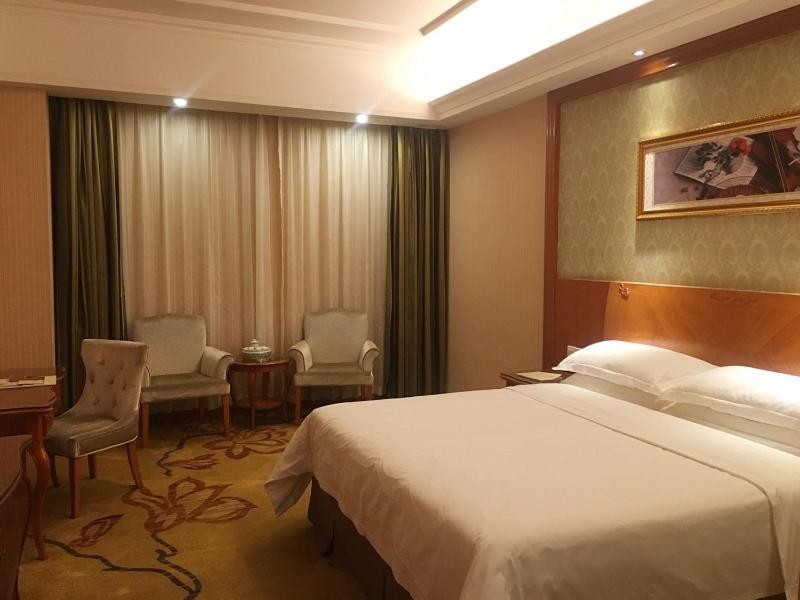 Vienna Hotel Chaoyang High-Speed Train Station Sán Đầu Ngoại thất bức ảnh